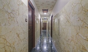 Lobby - Itsy Hotels J A Royal Suites Manikonda (Hyderabad)