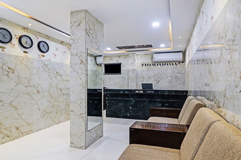 Itsy Hotels J A Royal Suites Manikonda