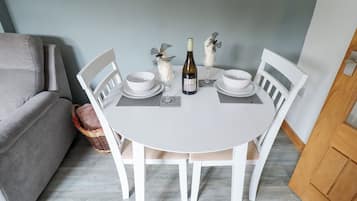 Cottage | Dining