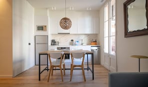 Fridge, microwave, oven, dishwasher