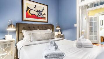 2 bedrooms, iron/ironing board, free WiFi, bed sheets