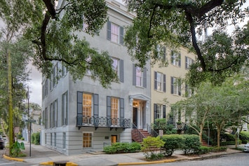 Welcome to Bell Mansion Main and Garden!