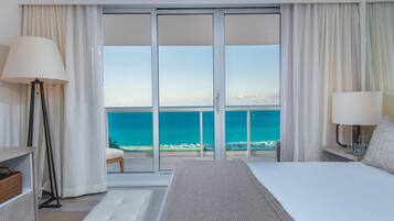 3 bedrooms, desk, iron/ironing board, travel crib