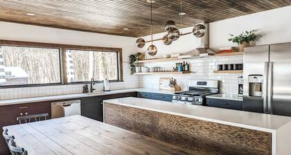 Campfire Lodge - Luxury Cabin, Kid Friendly