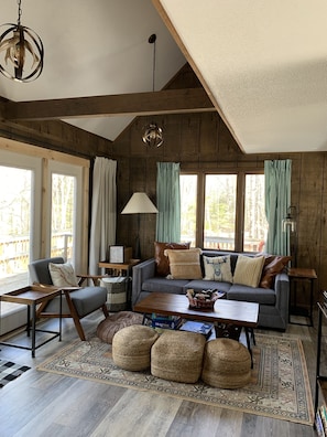 Smart TV, fireplace, DVD player, books - Cozy Cabin Waterville Estates (Campton)
