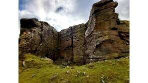 Exterior - Self contained cosy cottage, backs onto taff trail (Merthyr Tydfil)