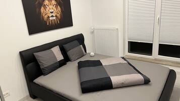 Egyptian cotton sheets, premium bedding, pillow-top beds, in-room safe