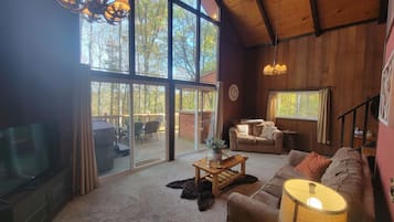 Smart TV, fireplace, DVD player