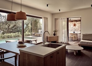 Premium bedding, in-room safe, iron/ironing board, free WiFi - Zayn Villas (Zakynthos)