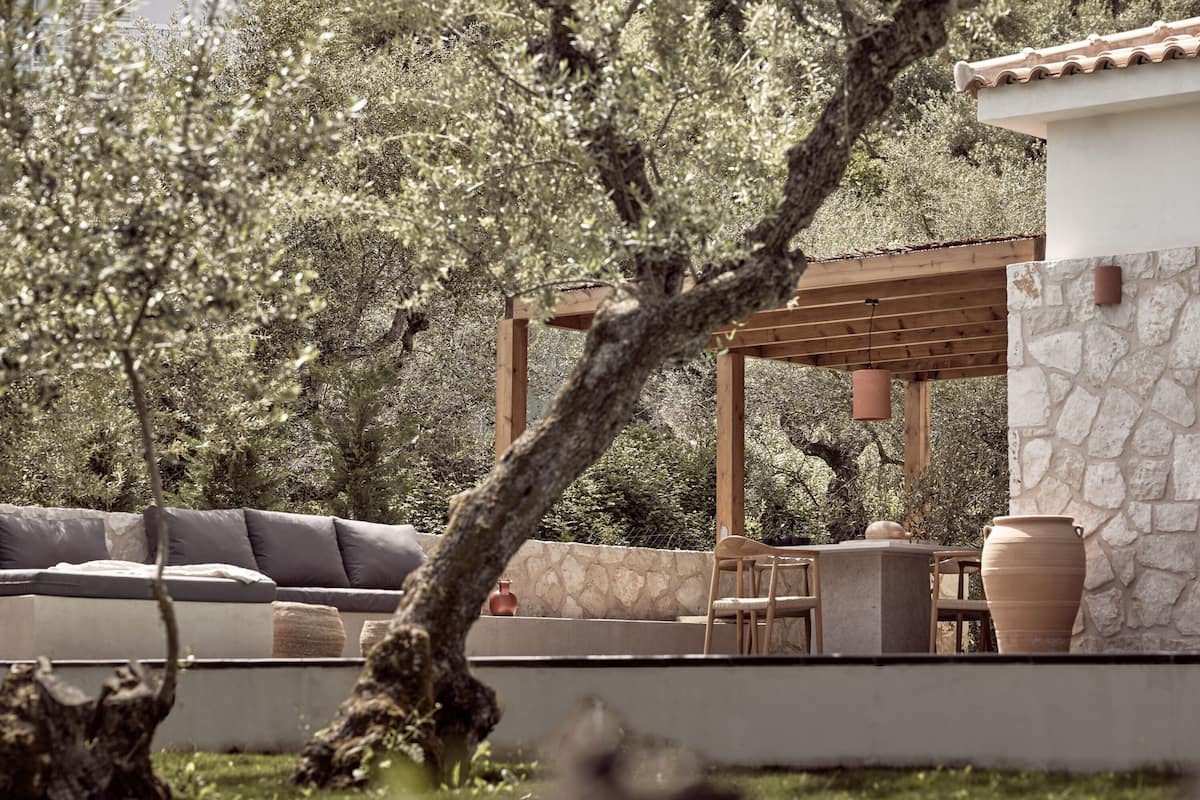 Premium bedding, in-room safe, iron/ironing board, free WiFi