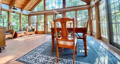 Luxury Mountain Escape Golf Hiking Waterfalls 3BR Cabin w/ Hot Tub,