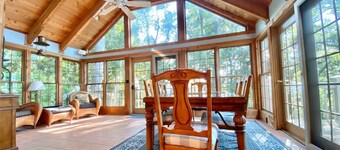 Luxury Mountain Escape Golf Hiking Waterfalls 3BR Cabin w/ Hot Tub,