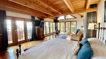 4 Schlafzimmer, Schreibtisch, Bügeleisen/Bügelbrett, Reisekinderbett