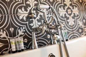 ห้องดีลักซ์ | ผ้าปูที่นอ�น