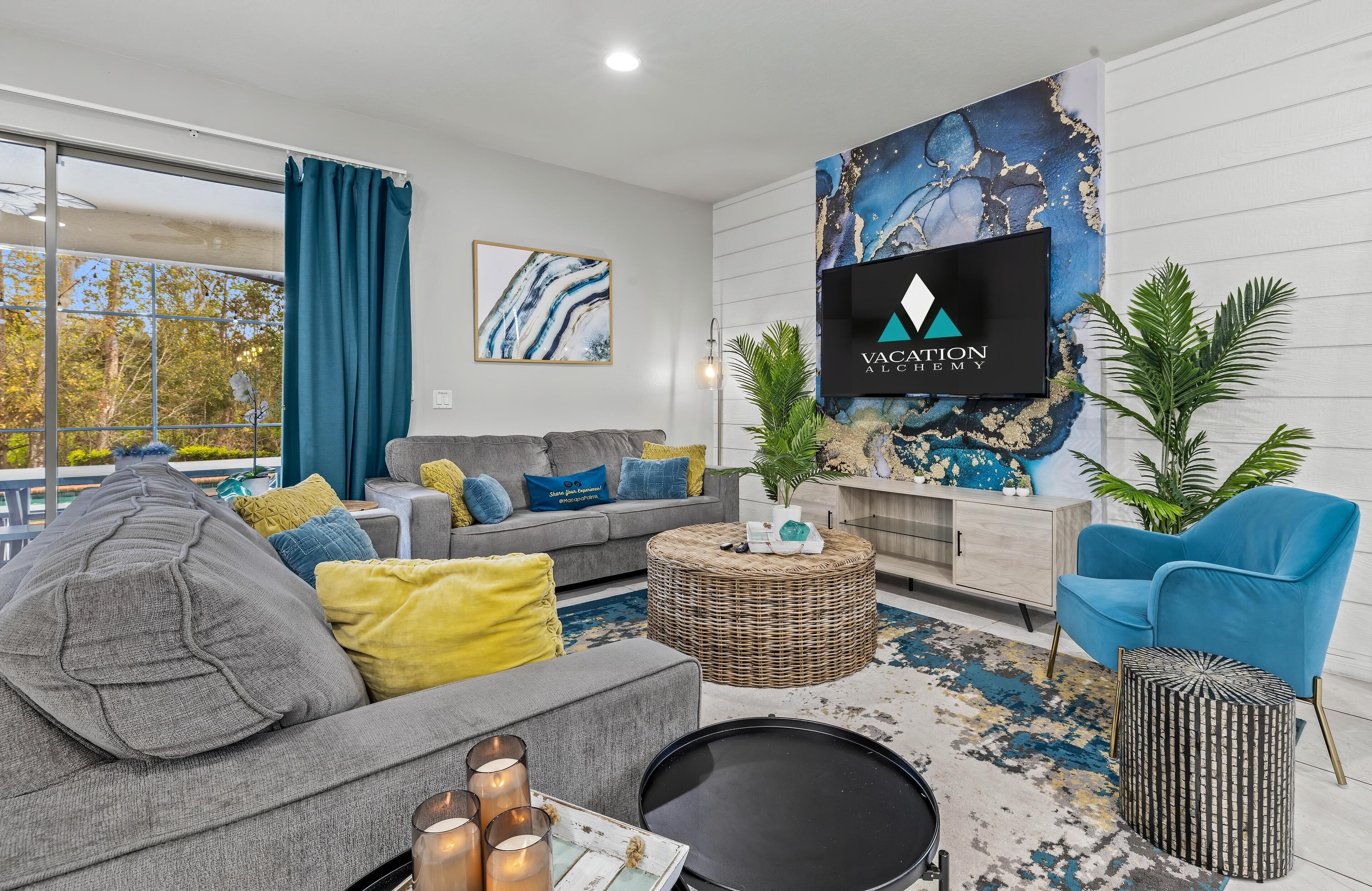 Smart TV, console de videogame, pebolim, livros