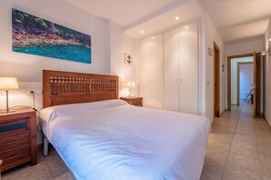 3 bedrooms, iron/ironing board