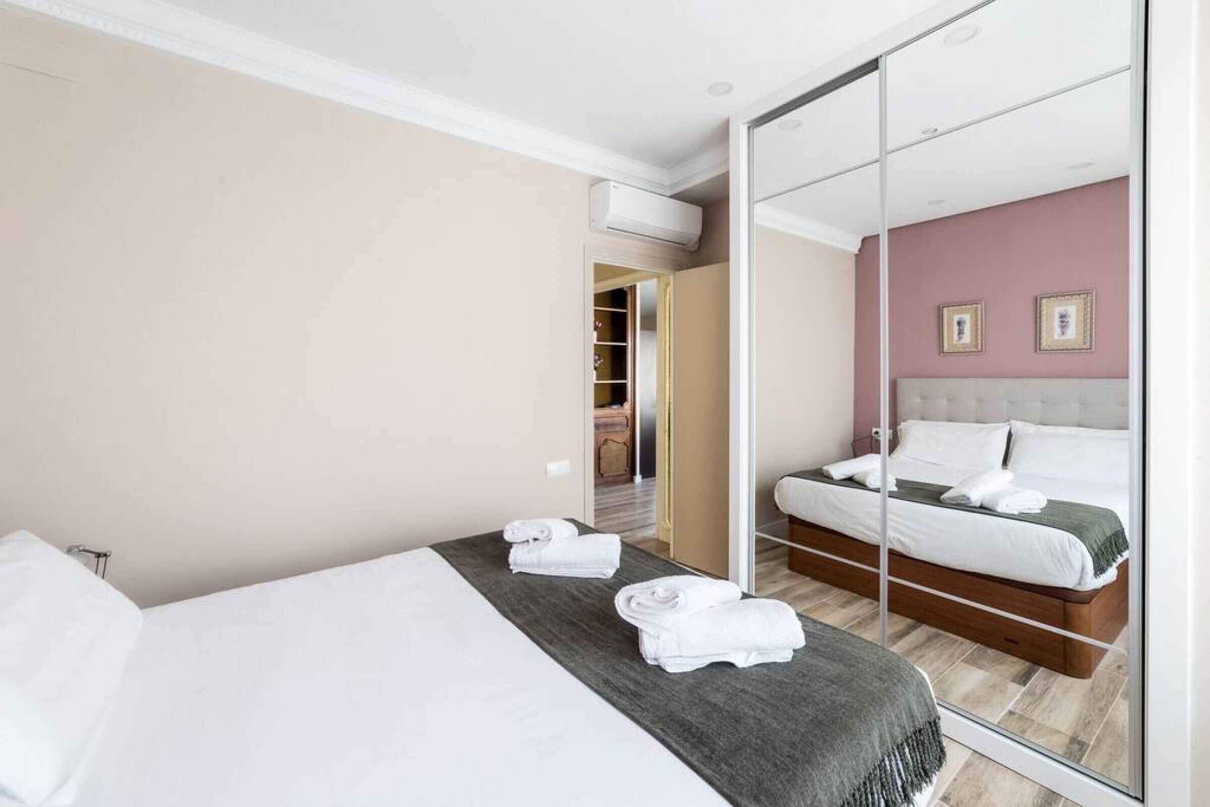 3 bedrooms, desk, iron/ironing board, WiFi