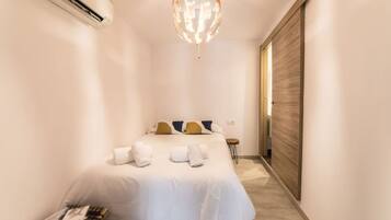 3 slaapkamers, een strijkplank/strijkijzer, gratis wifi, beddengoed