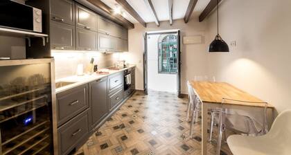 4-storey semi-detached house in the center of alicante