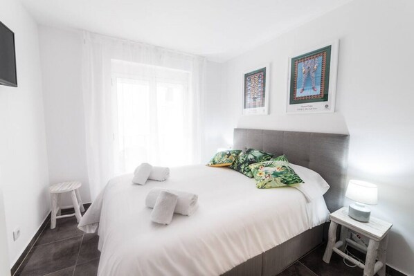 3 chambres, fer et planche à repasser, Wi-Fi gratuit, draps fournis