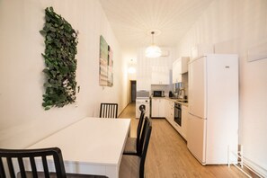 Fridge, microwave, oven, dishwasher