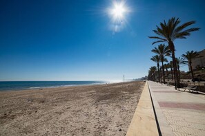 Una playa cerca