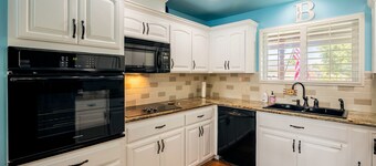 Marvel home w/ Pool, Gazebo, Movie Room, Gym, Traeger