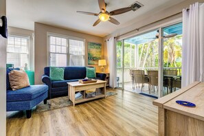 Smart TV - Poolside townhouse in Key West Golf Club (Key West)