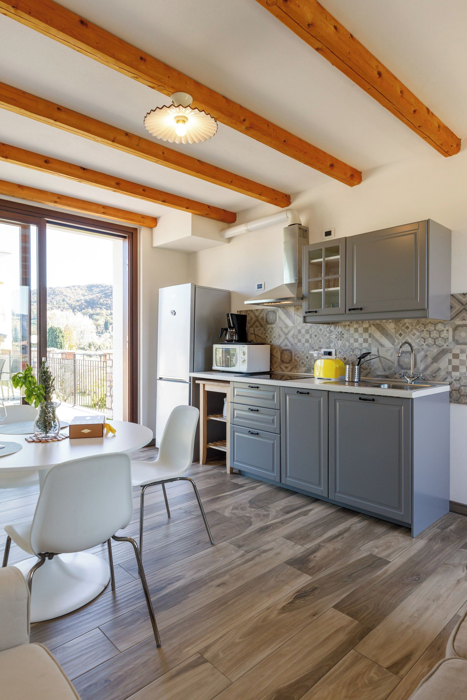 Superior Suite con Terrazza scoperta B | Living area | Flat-screen TV