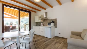 Superior Suite Trilo PianoTerra C o D | Private kitchen | Fridge, microwave, stovetop, toaster