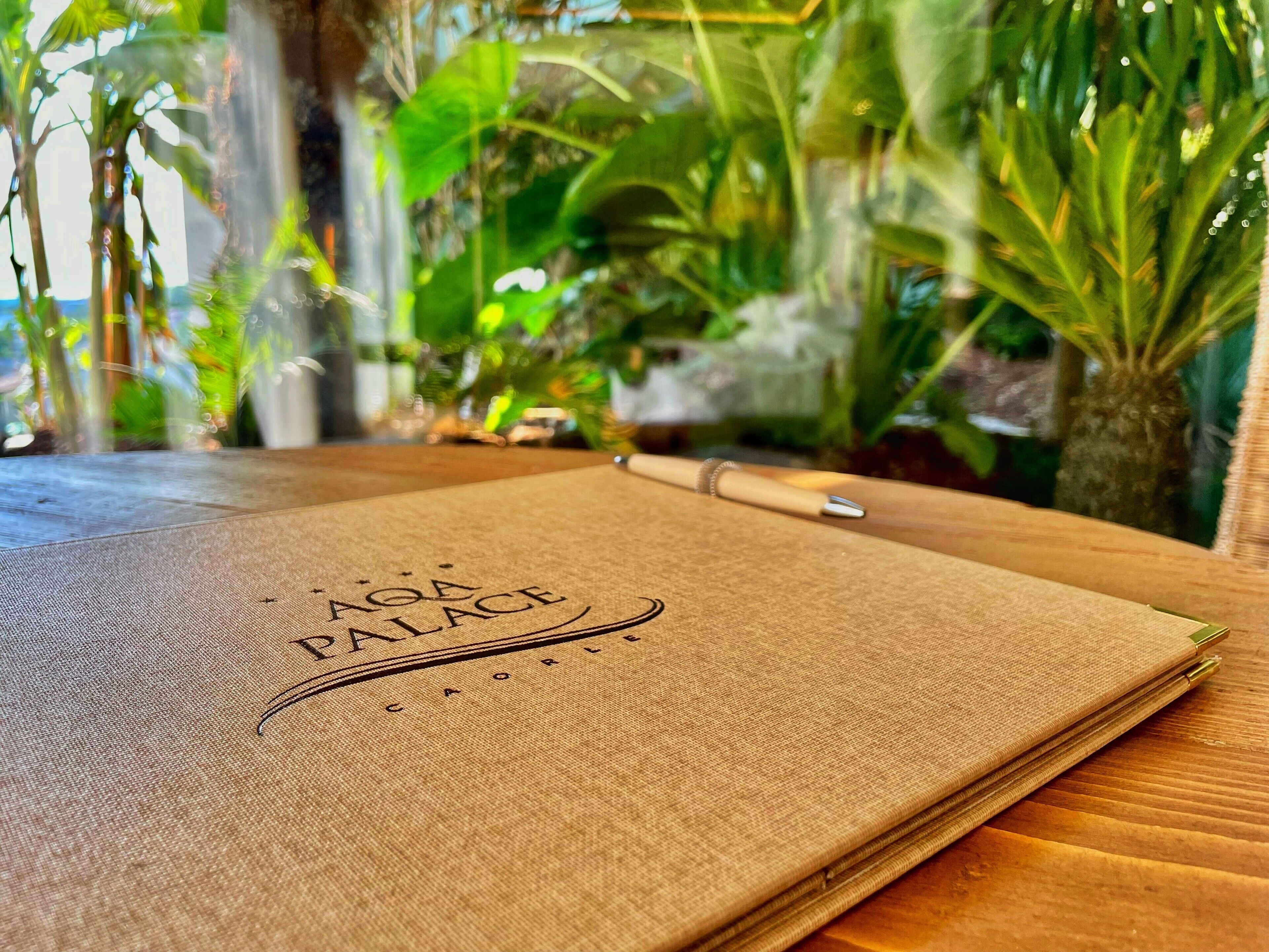 luxury room, 1 bedroom, non smoking | 1 bedroom, in-room safe, blackout curtains, soundproofing