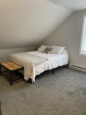 3 chambres, fer et planche à repasser, accès au Wi-Fi (inclus)