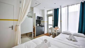 Fer et planche Ă repasser, Wi-Fi, draps fournis