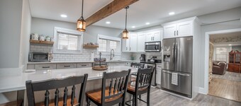 Beautifully Restored 6BR in the heart of Windham