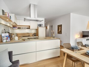 冰箱、微波炉、烤箱、洗碗机