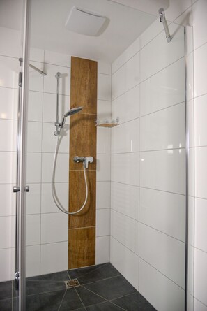 Chuveiro, secador de cabelo