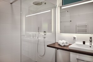 Shower, hair dryer - Wasserfall Lodge C4 - Tauplitz Lodges (Tauplitz)
