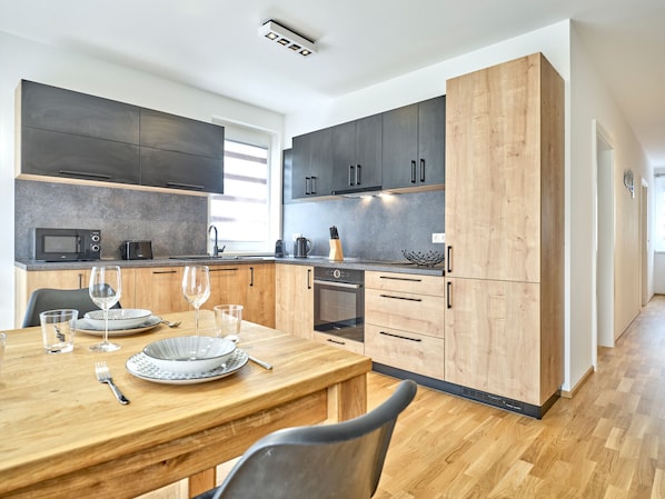 Fridge, microwave, oven, dishwasher