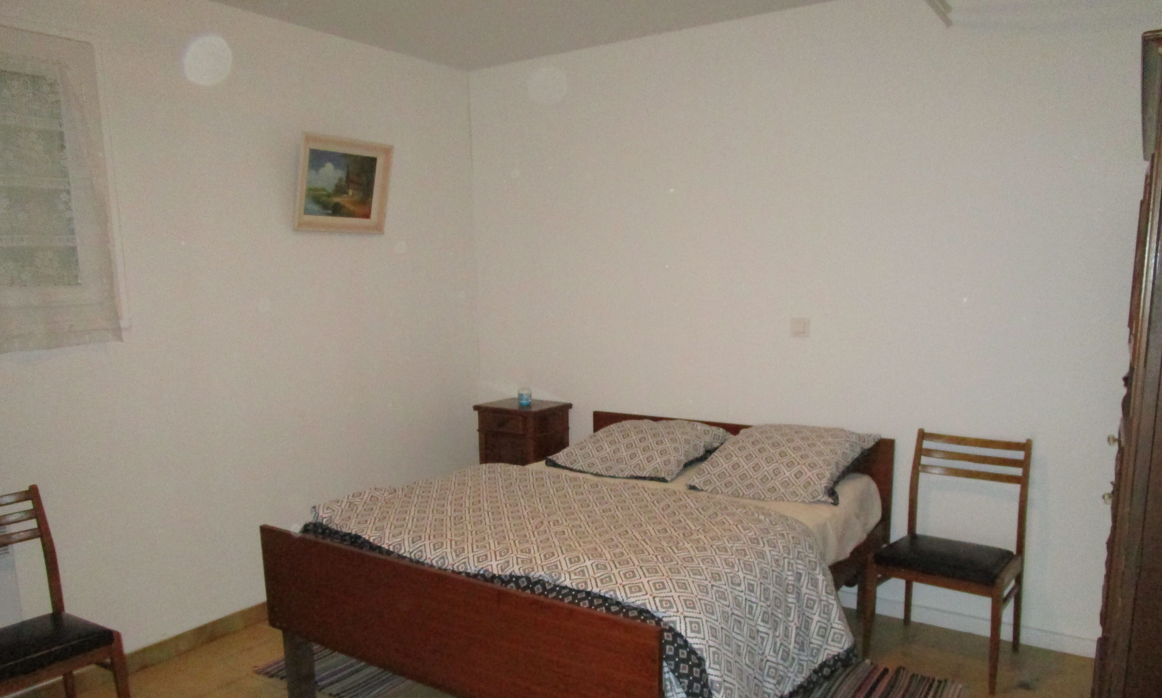 4 makuuhuonetta, työpöytä, Wi-Fi