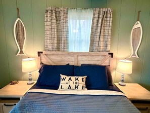 3 chambres, fer et planche à repasser, Wi-Fi, draps fournis