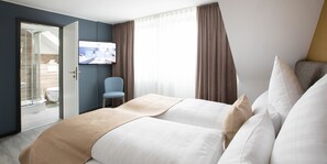 Habitación doble estándar | Ropa de cama de alta calidad y decoración personalizada 