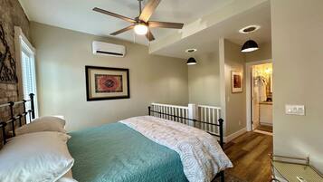 Kondominium Khas | 1 kamar tidur, seprai premium, busa memori, dan didekorasi berbeda-beda