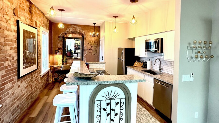 Bisbee Brownstone Suites