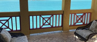 The Four Breezes With Pool and View