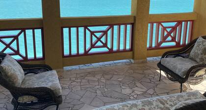 The Four Breezes With Pool and View