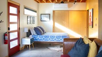 1 bedroom, desk, iron/ironing board, travel cot