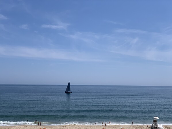 Liegestühle, Strandtücher
