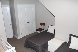 4 habitaciones, tabla de planchar con plancha y wifi gratis