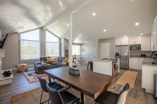 Family Ski Escape | Mtn Views + Cozy Fireplace