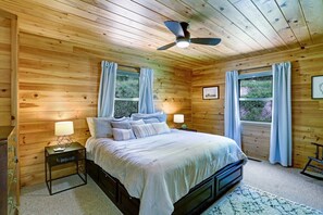 2 bedrooms, desk, free WiFi, bed sheets